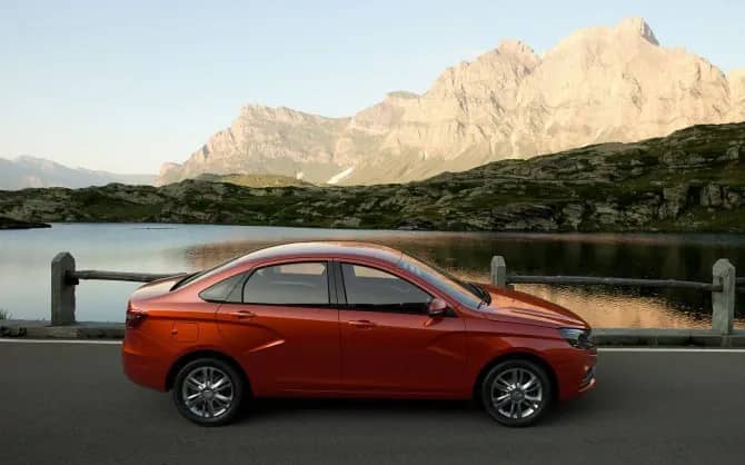 Lada Vesta – самый продаваемый автомобиль в Петербурге