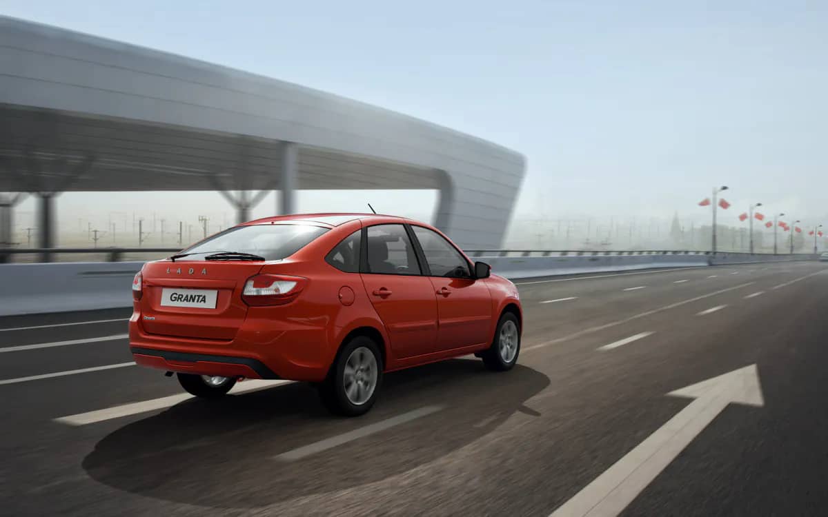 Продажи LADA Granta в июле выросли на 40%