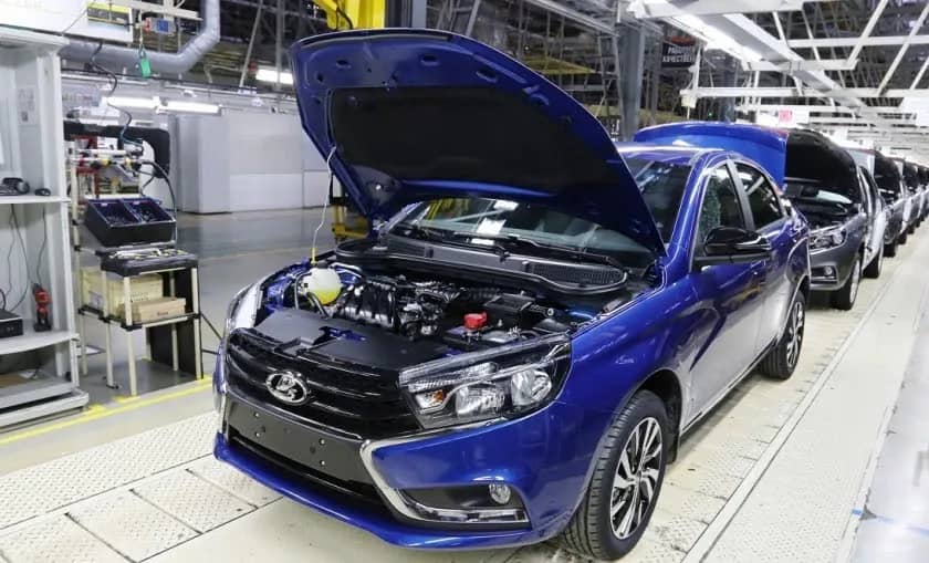 С конвейера сошла юбилейная 400-тысячная LADA Vesta