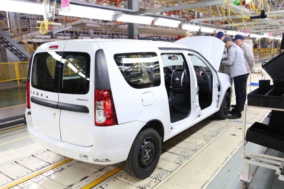 АВТОВАЗ возобновляет производство LADA Largus в Ижевске