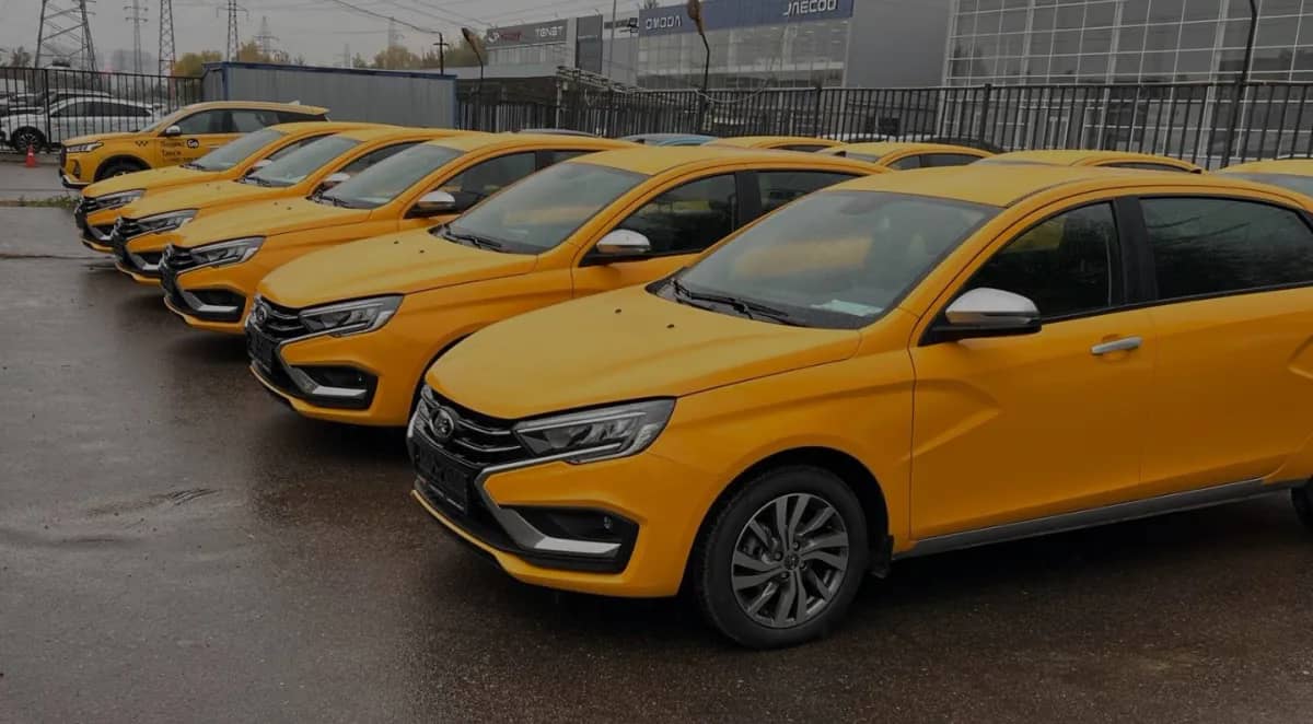 LADA Aura поступила в таксопарки