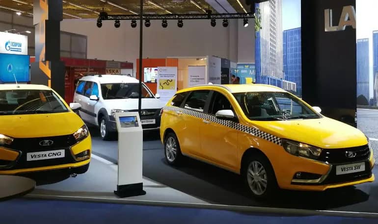 Четыре модели LADA в топе флит-сегмента