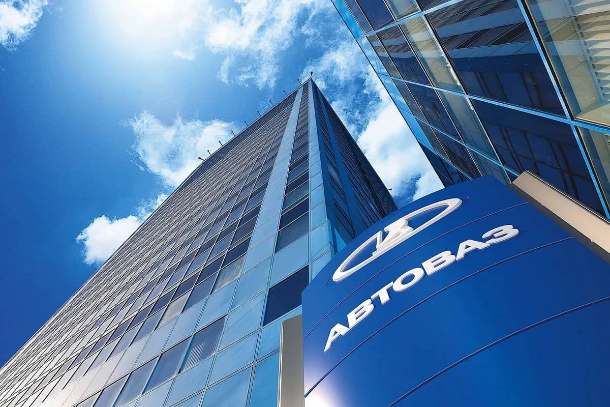 Renault передала ФГУП «НАМИ» контрольный пакет акций АВТОВАЗа