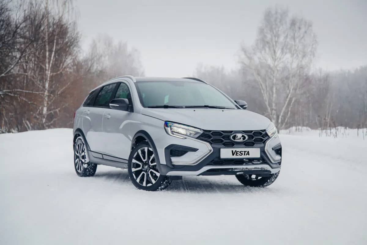 Продажи LADA в январе выросли на 19%