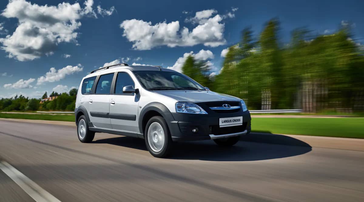 LADA Largus и XCITE X-Cross 7 вошли в перечень автомобилей для госслужащих