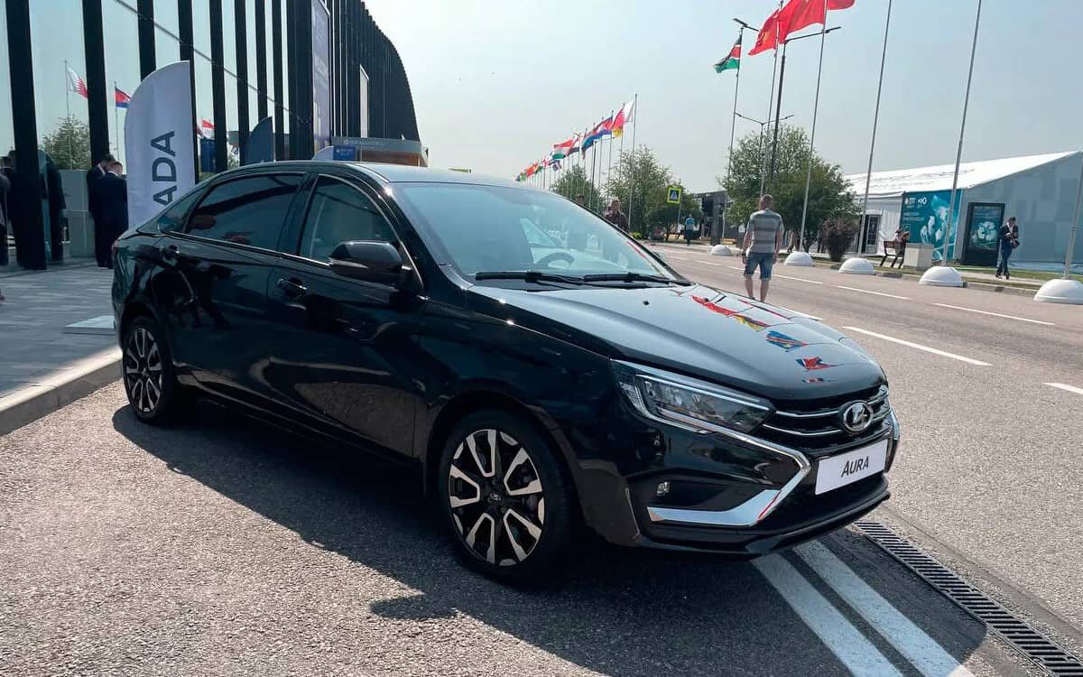 Глава Минпромторга подтвердил планы АВТОВАЗа относительно LADA Aura