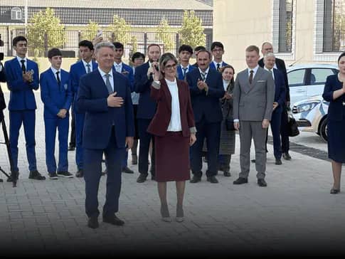 Автопарк школ Таджикистана пополнился российскими автомобилями