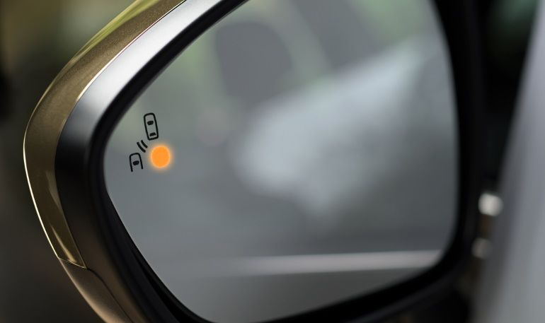 Lada Vesta NG получит систему контроля слепых зон 