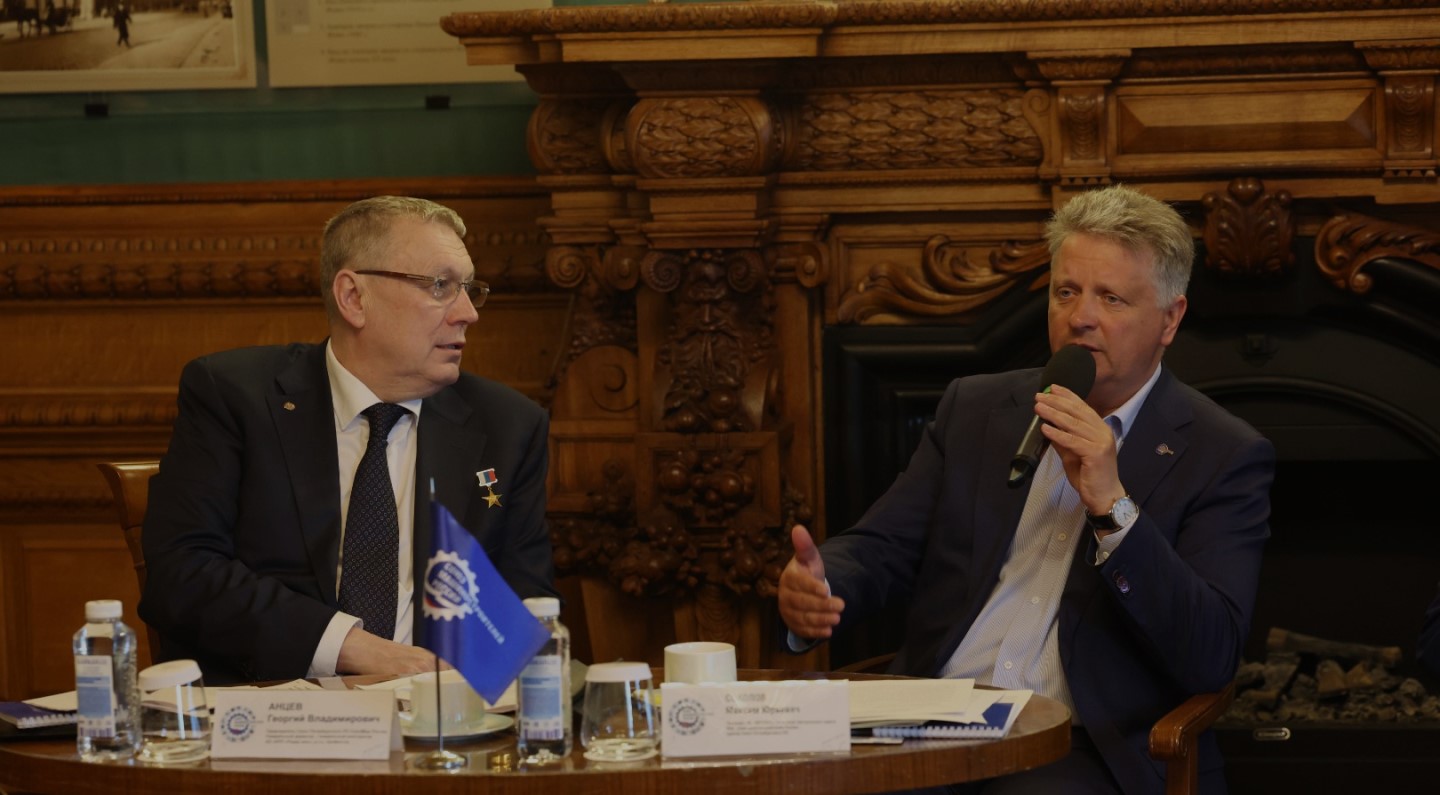 Баннер новостиСоколов выступил на заседании СоюзМаш